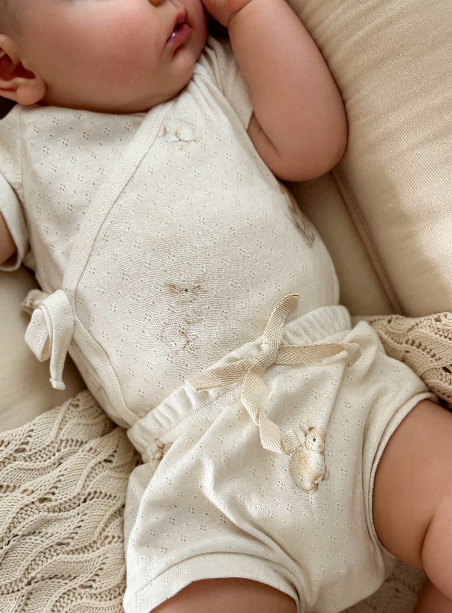 Shorts mit Lochmuster RABBIT