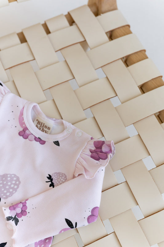 Bluzka z falbanką OWOCE RÓŻOWE