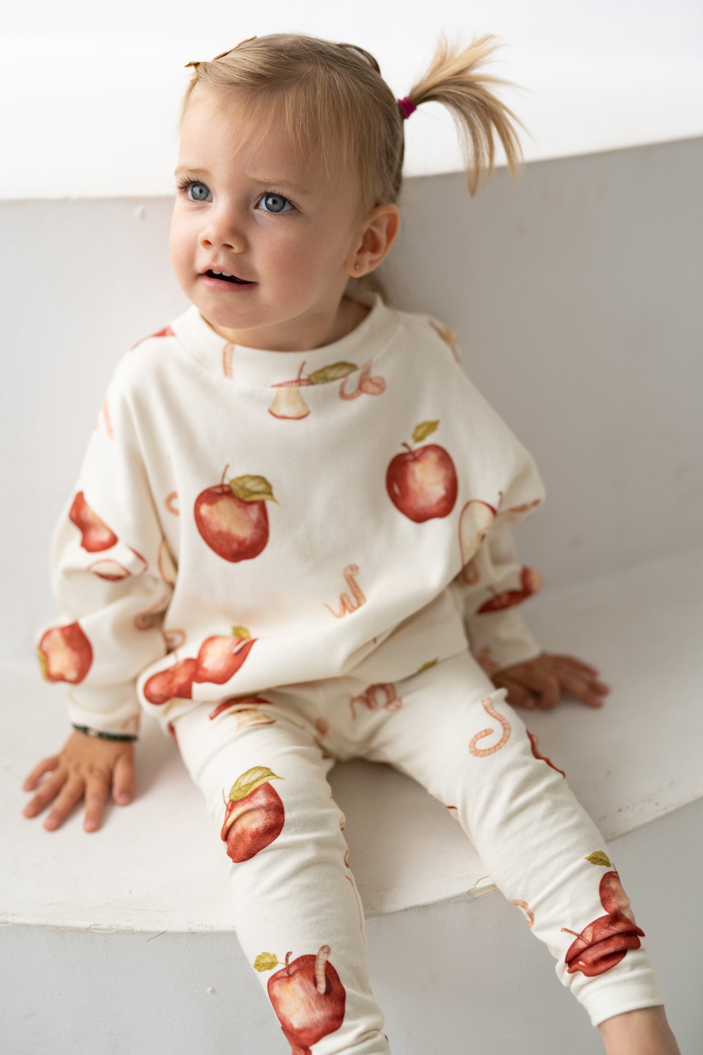 Bluza prążkowana oversize JABŁKA