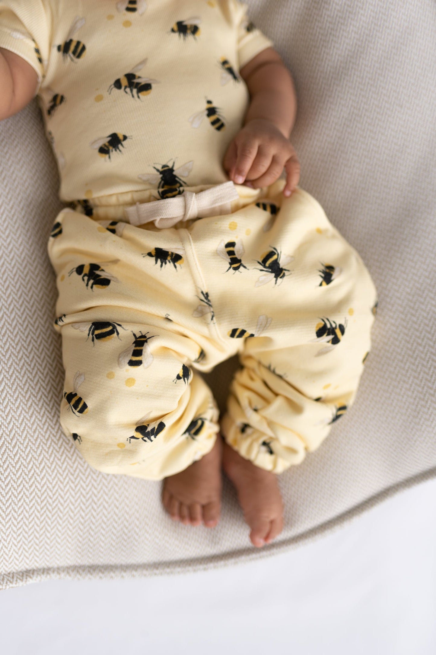 Spodnie dresowe BEES