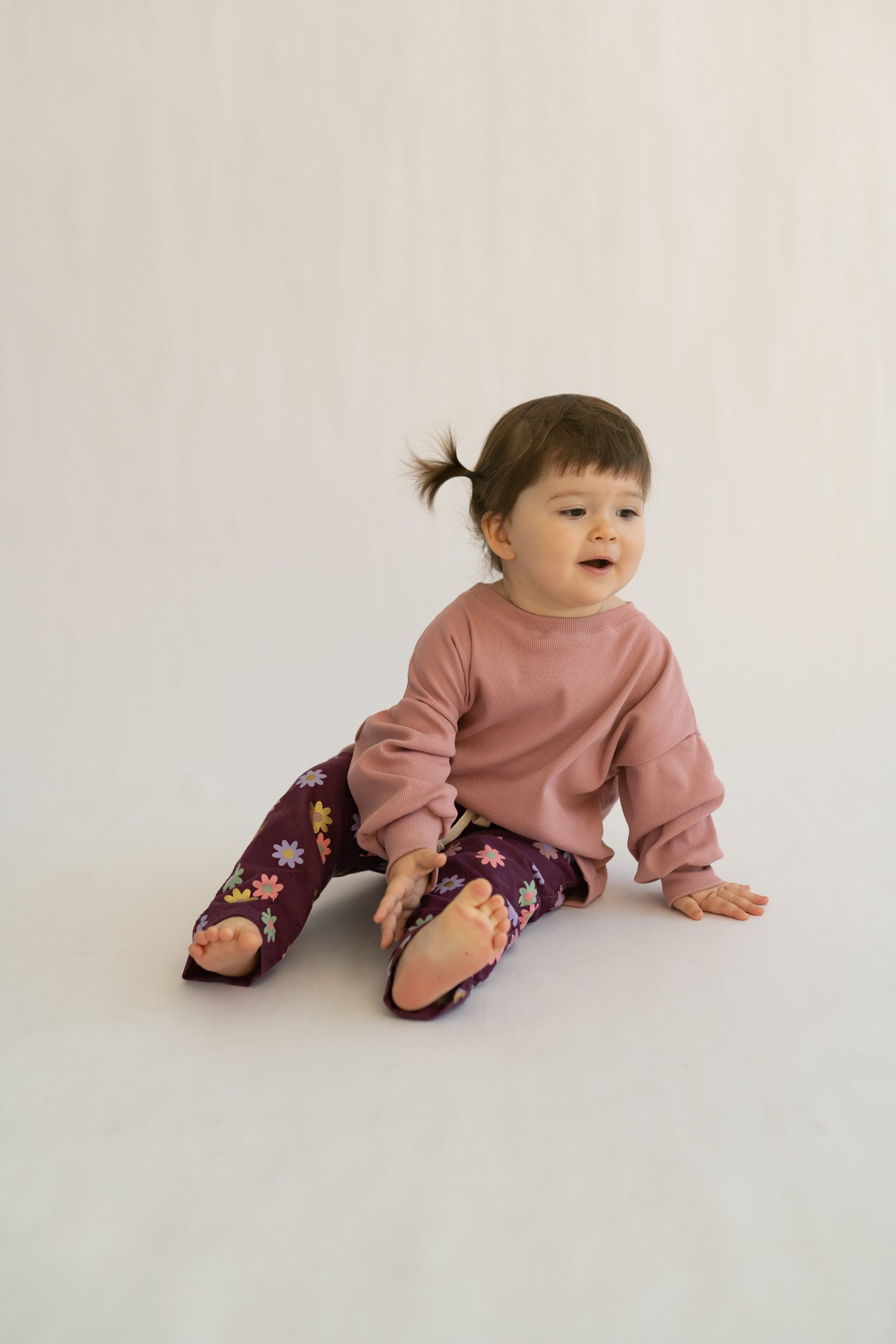 Spodnie sztruksowe Floral Plum w stylu baggy