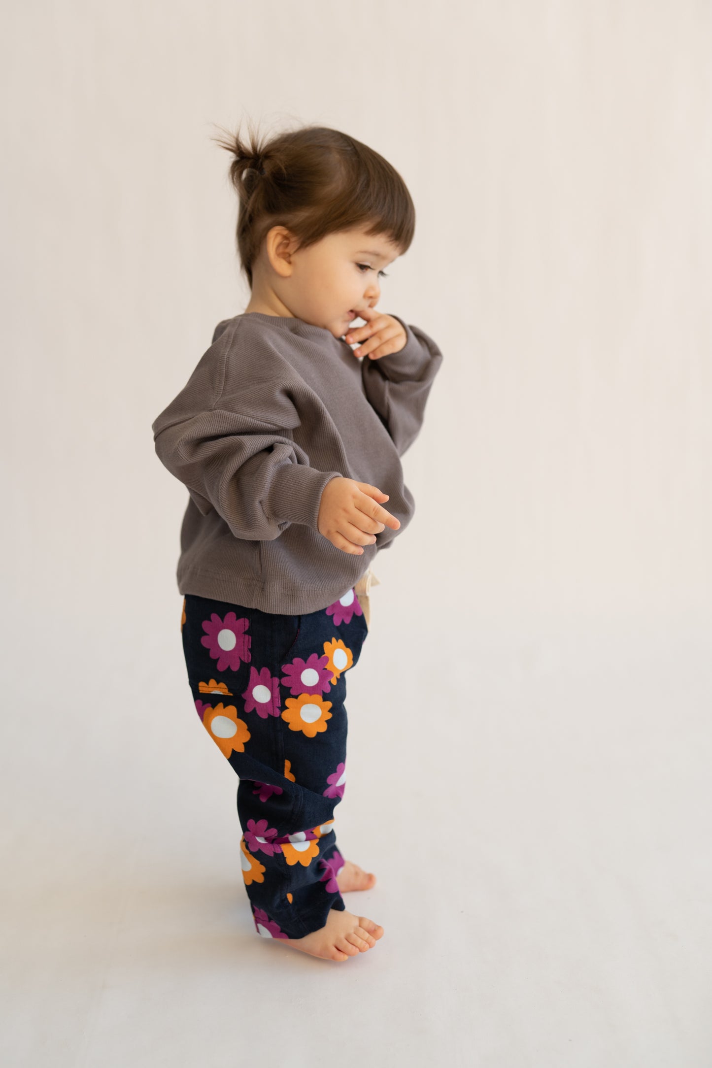 Spodnie sztruksowe Floral Navy w stylu baggy