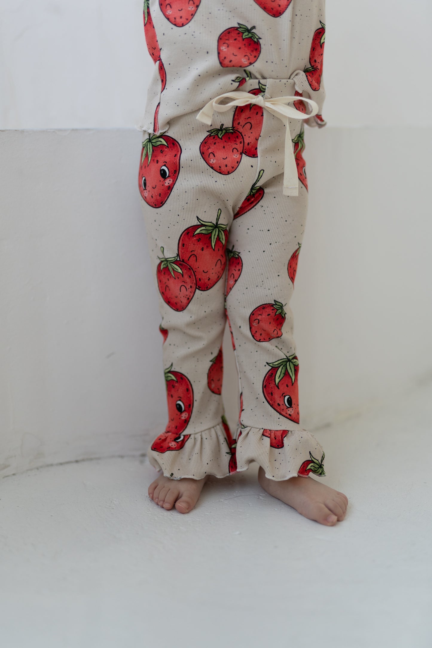 Spodnie z falbanką STRAWBERRIES