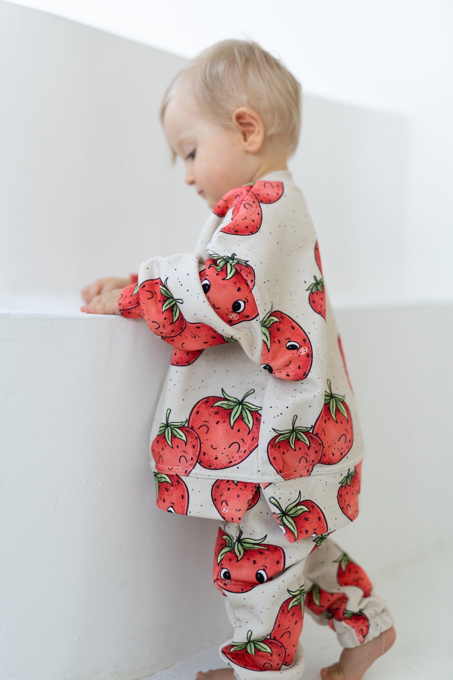Bluza oversize STRAWBERRIES