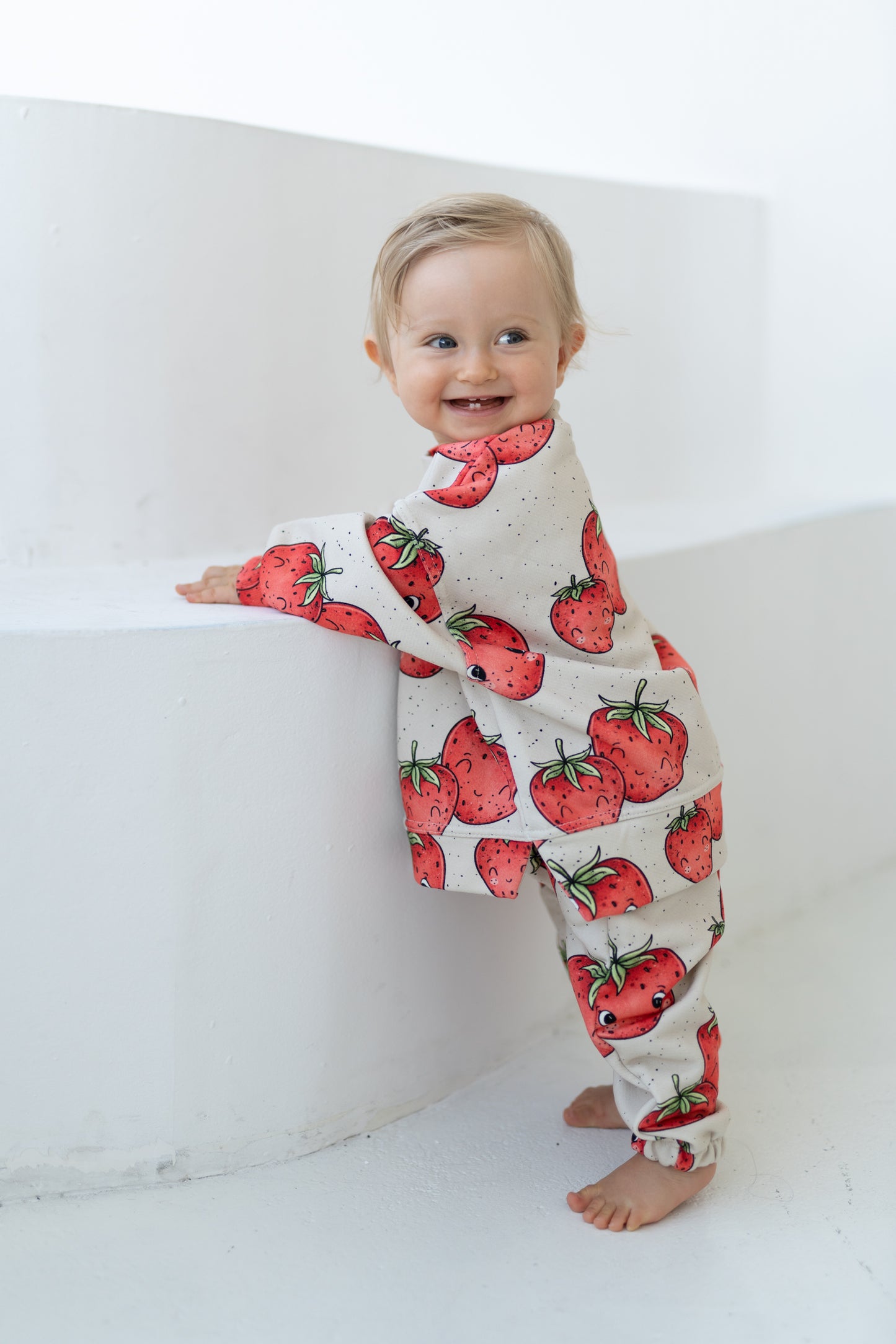 Bluza oversize STRAWBERRIES