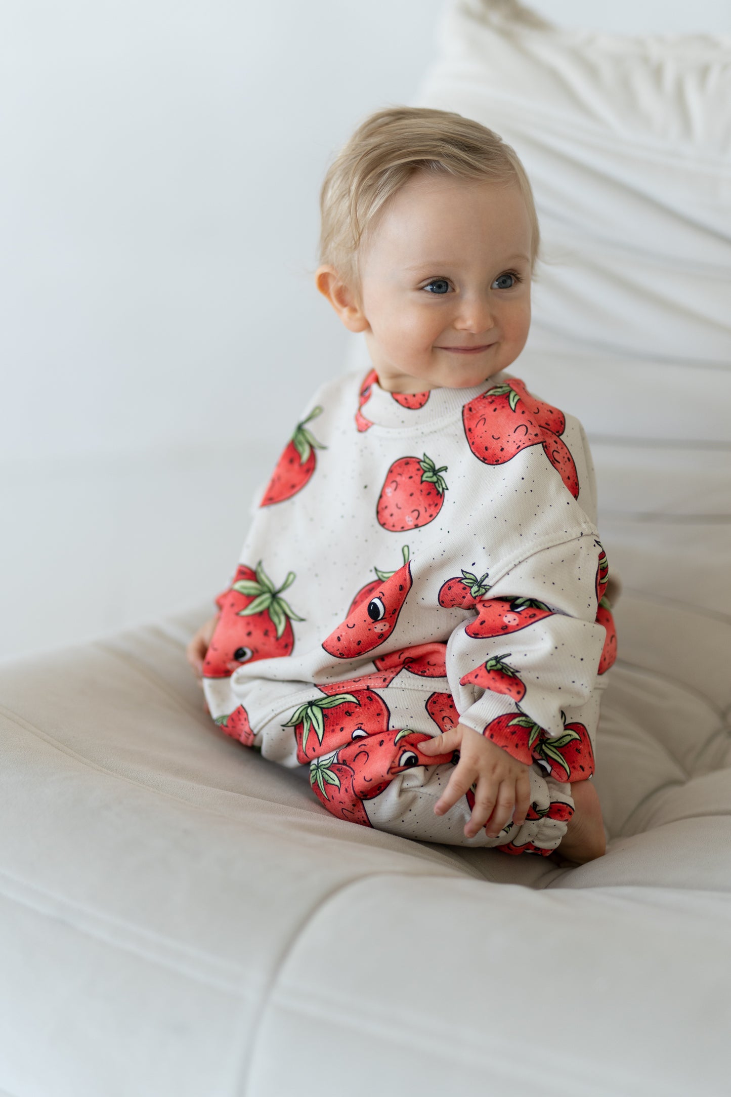 Bluza oversize STRAWBERRIES