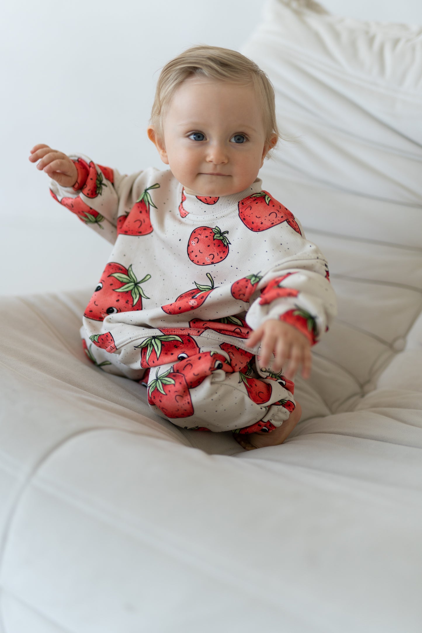 Bluza oversize STRAWBERRIES