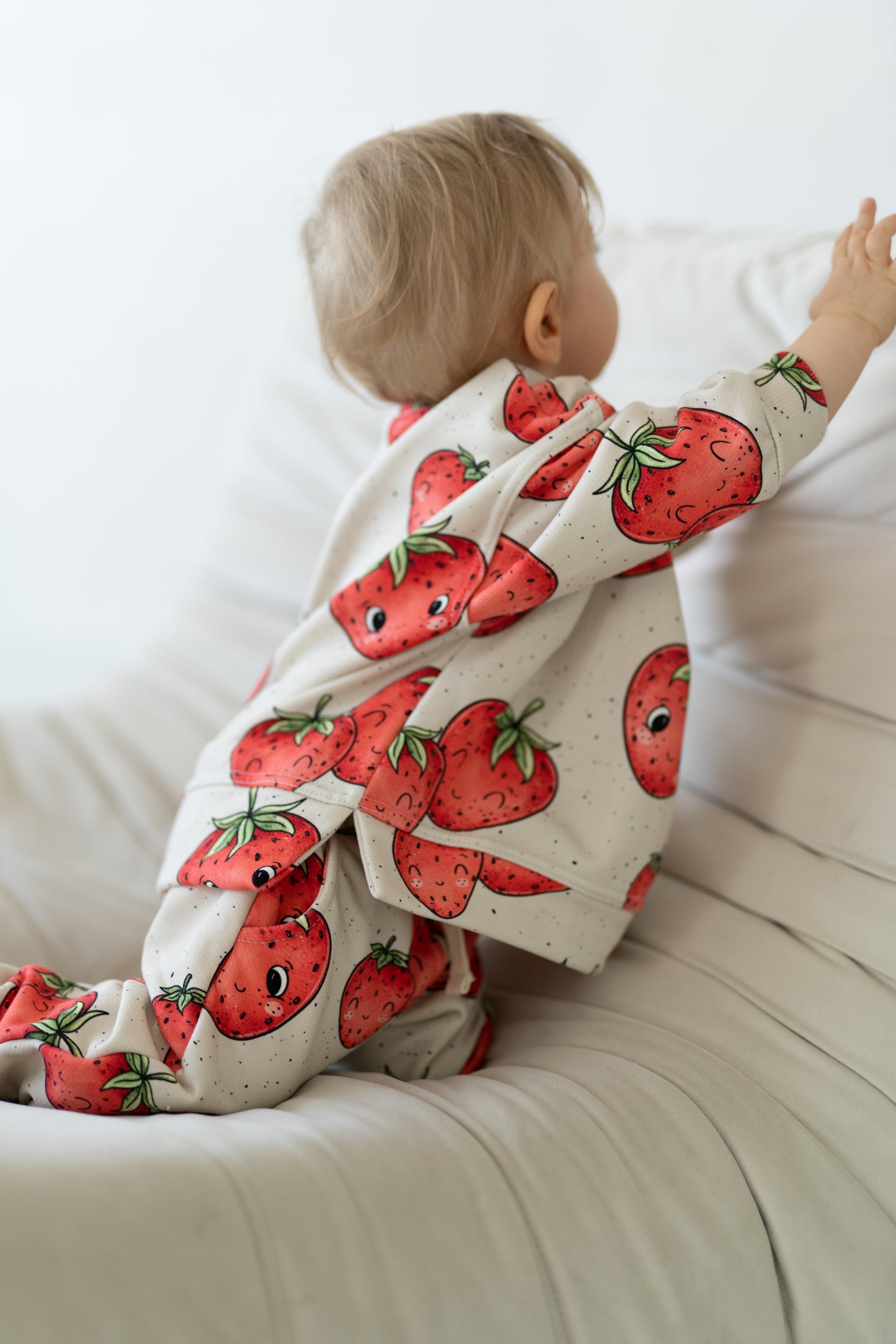 Bluza oversize STRAWBERRIES