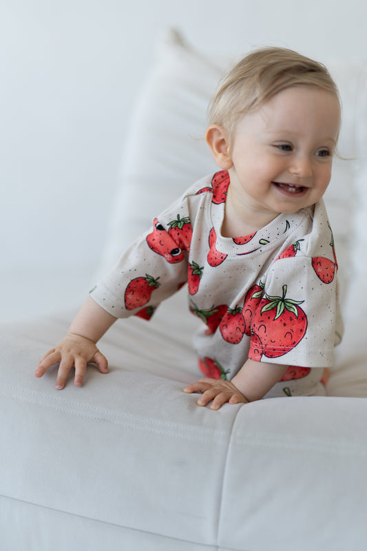 T-shirt oversize STRAWBERRIES