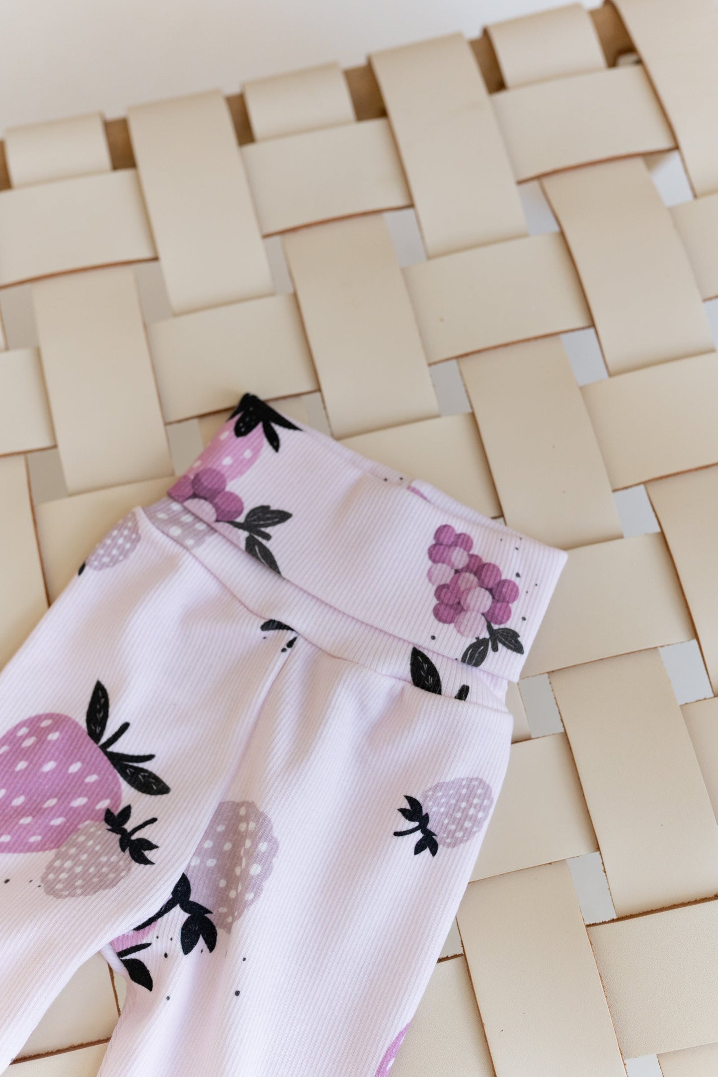 Legginsy rosnące OWOCE RÓŻOWE