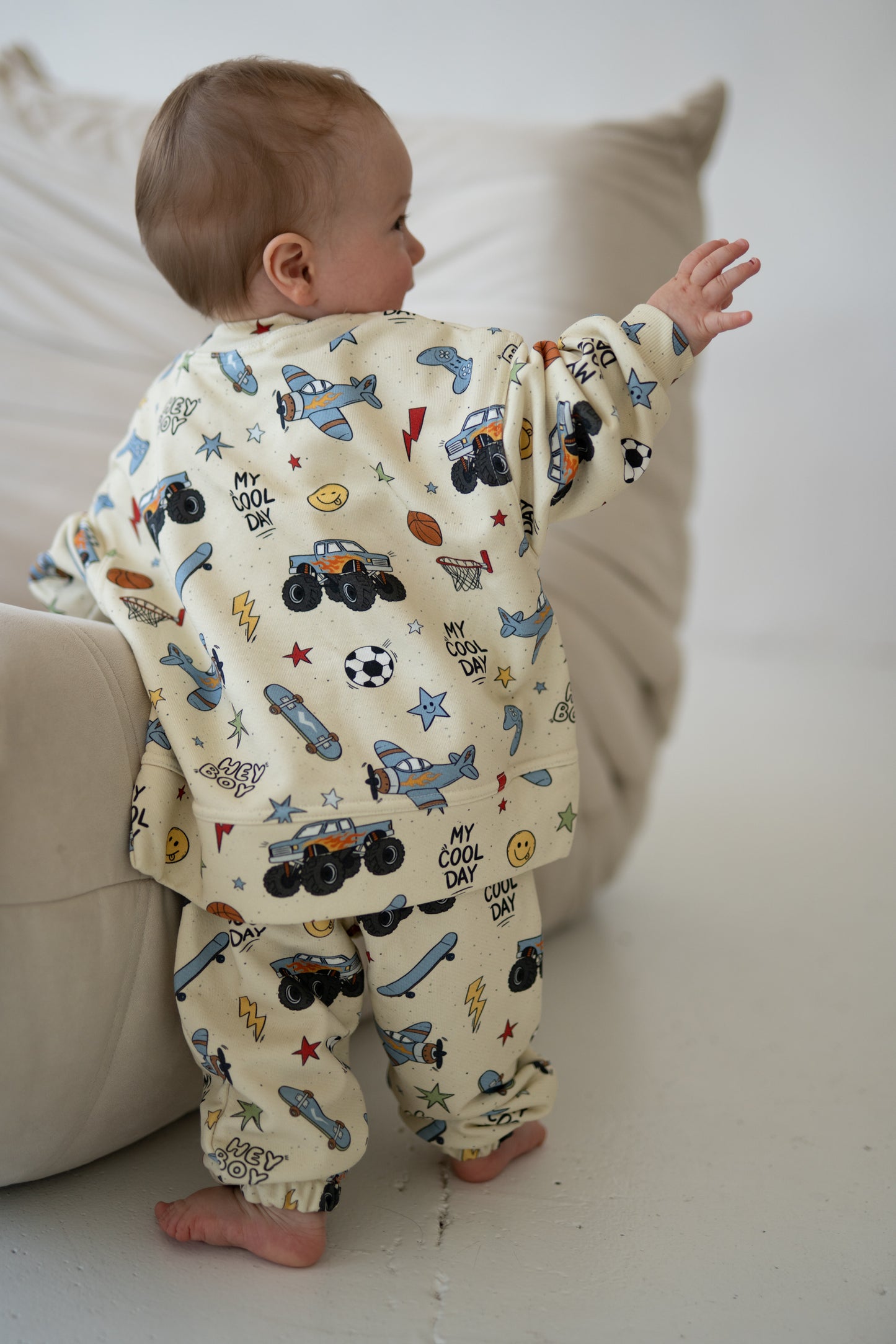 Spodnie dresowe COOL BOYS DAY